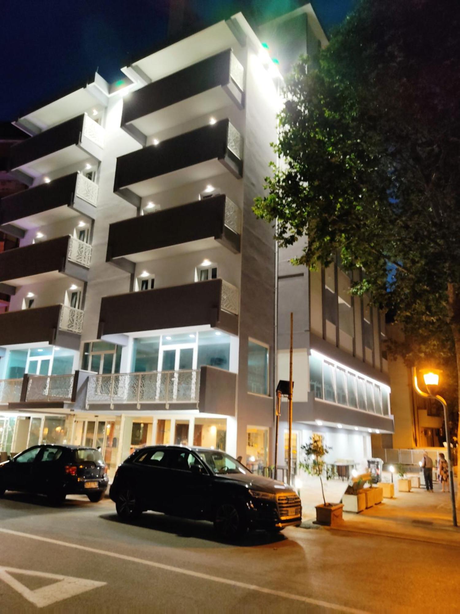 Hotel Caravel Park リミニ エクステリア 写真